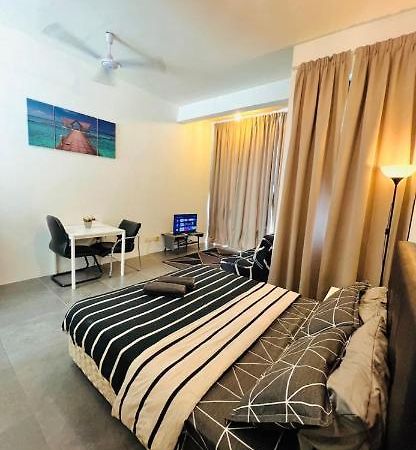 Furr Empire Damansara Studio Free Netflix Wifi 페탈링자야 외부 사진